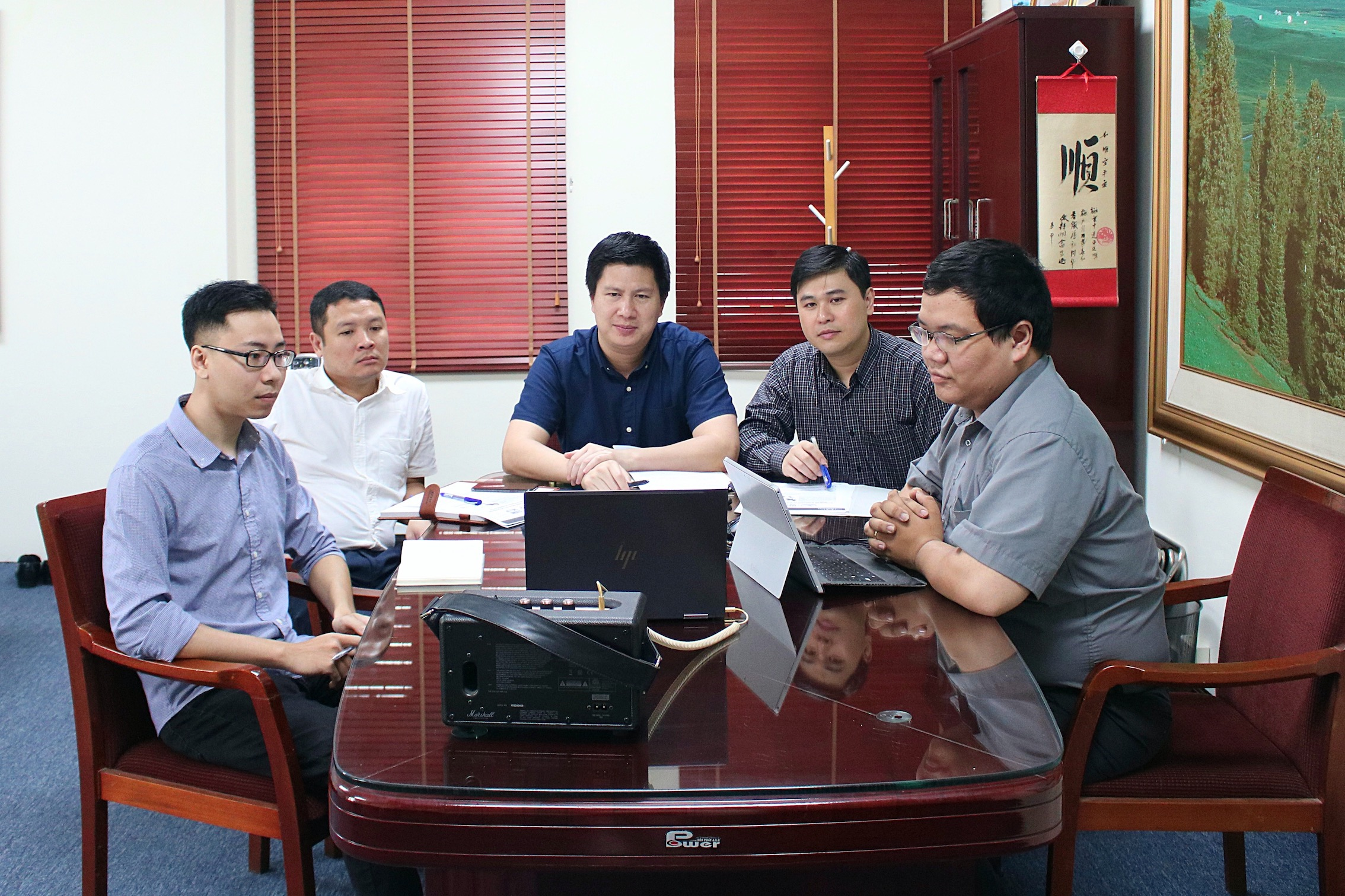 Ảnh chụp buổi họp trực tuyến tại đầu cầu Tổng cục Biển và Hải đảo Việt Nam